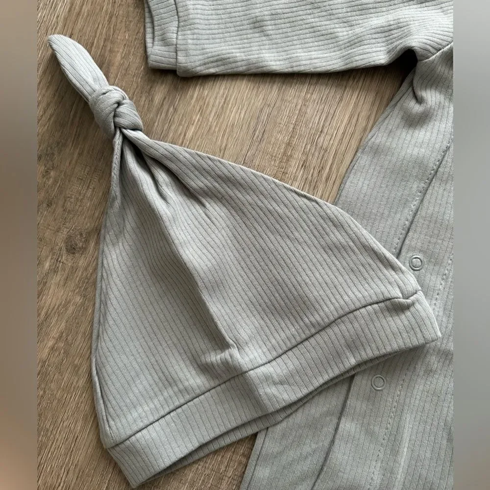 ORGANIC COTTON BABY ONESIE GRAY RIBBED WITH HAT